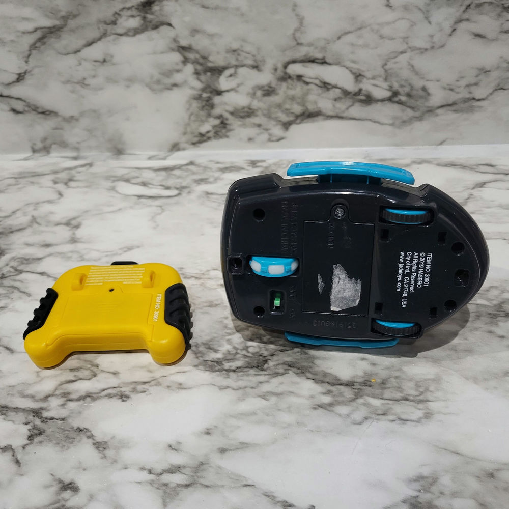 Transformers Remote Control Rescue Bots Bumblebee - Picture 3 of 3